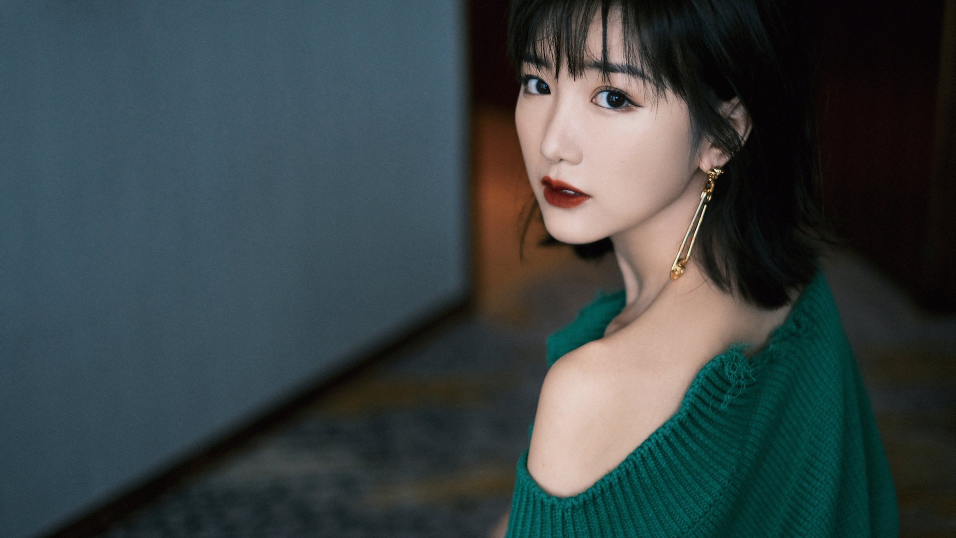 季后赛生涯里，蒂伊多次在比赛尾声投中“关键三分”，帮助球队取得胜利！